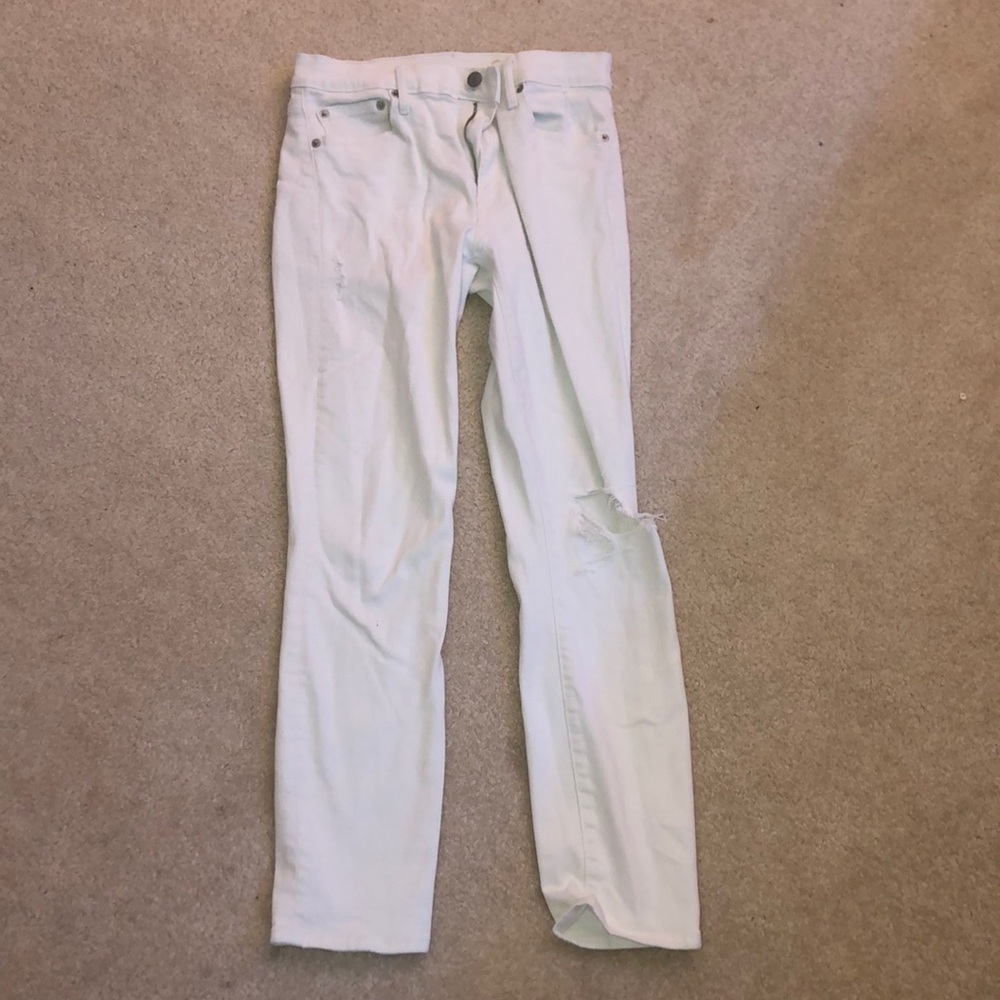 white Gap jeans size 28 regular